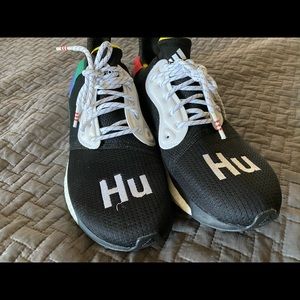Pharrell Williams “ HU HU “ adidas boost .